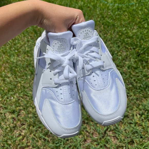 Nike Huaraches - Picture 3 of 6